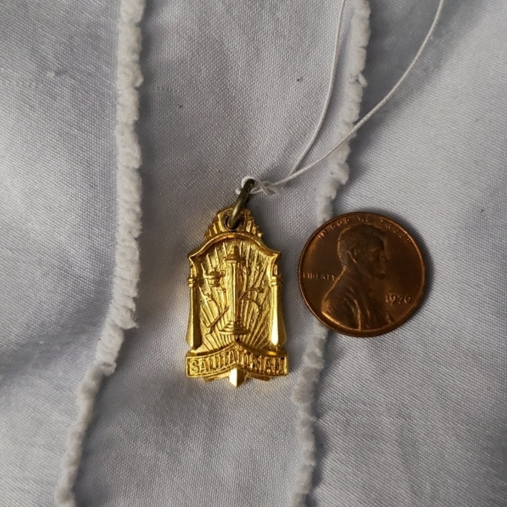 Gold Salutatorian Medal Pendant - Picture 3 of 3